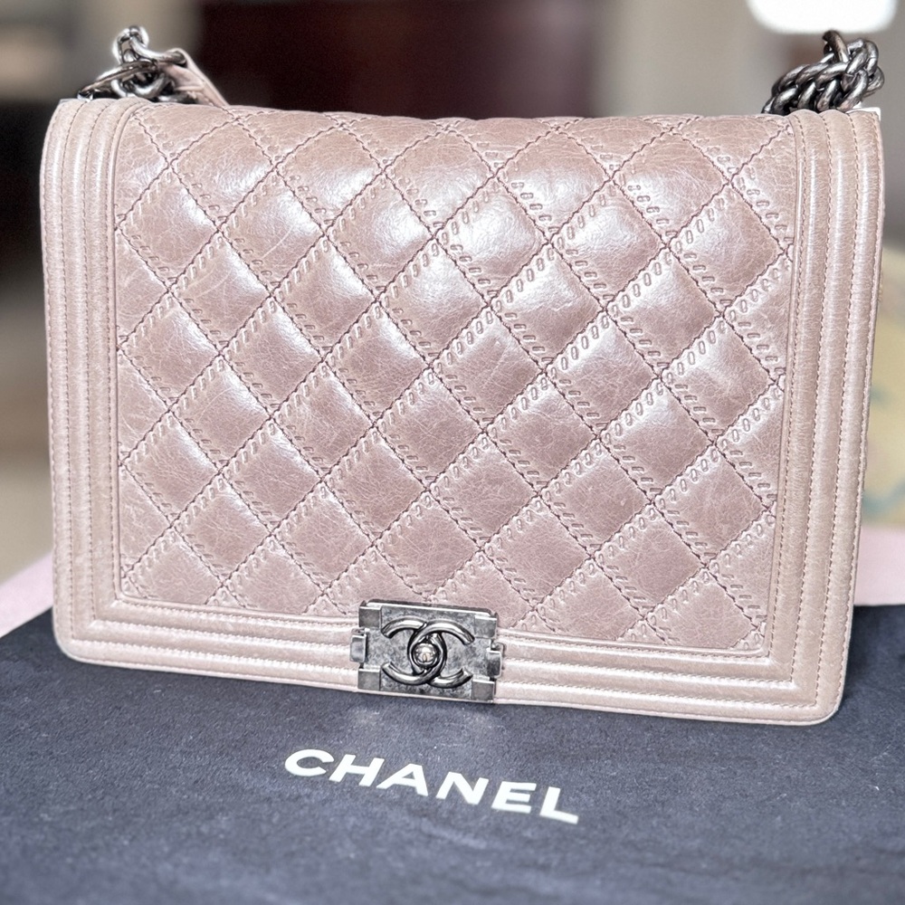 CHANEL Quilted Large Tan Bag with Chain Strap - Picture 3 of 16